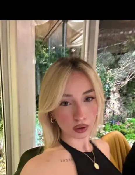 ESENLER Escort Bayan YONCA VIP - İstanbul VIP Eskort Modelleri 2026